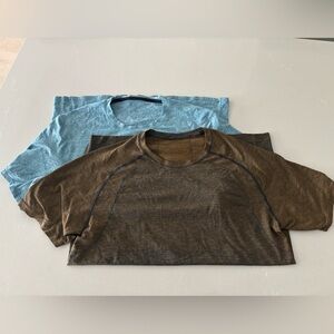 Set of 2 men’s Lululemon size large shirts